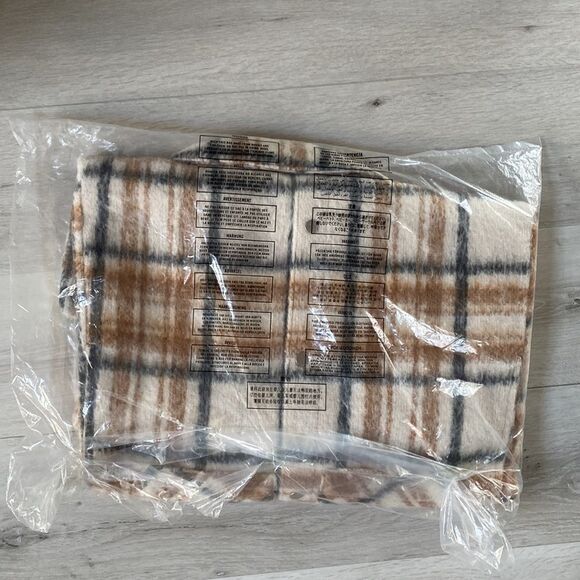 Abercrombie & Fitch | Unisex Street Style Plain Logo Outerwear Plaid Cream/Beige - Picture 10 of 10